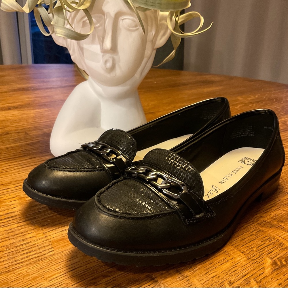 Women Black Loafers Anne Klein AK size 8M Great Condition